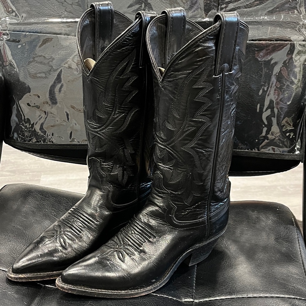 Justin Boots womens black Leather Cowboy boots size 5.5